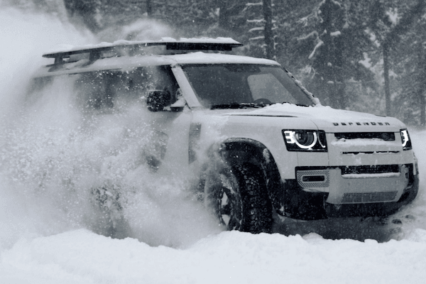 LAND ROVER // DAUGHTERS DEFENDER